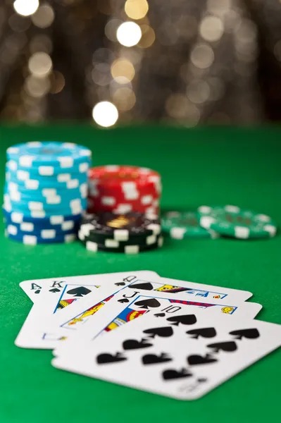 kompas app running on Android and iOS devices showing live blackjack table